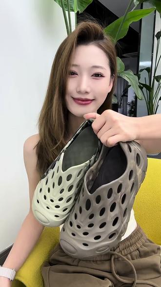 紧急通知,迈乐的毒液2.0T我的达人专属价格来啦!你们先看价 #洞洞鞋真爱粉 #选款不踩雷 #洞洞鞋的舒适感 #可以踩水的洞洞鞋 #洞洞鞋走天下