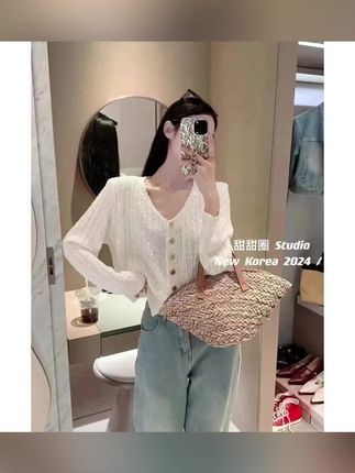 小香风轻奢亮片针织开衫女亮闪闪V领薄毛衣外套长袖早春chic上衣#针织开衫 #毛衣外套 #针织开衫女 #小香风针织衫 #女生上衣
