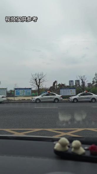 视频仅供参考
练车听自己教练的培训方法
如对你有帮助 给教练点个关注!#科目三 #科三