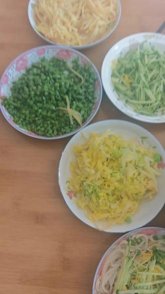 腊月十五吃面条 一年身体棒棒滴 财源滚滚来