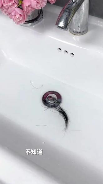 这款按压式洗手盆塞,操作轻松便捷。只需轻轻一按,即可开启或闭合塞子,水流顺畅无阻,止水严丝合缝#面盆按压过滤芯 #方便又实用 #防臭 #