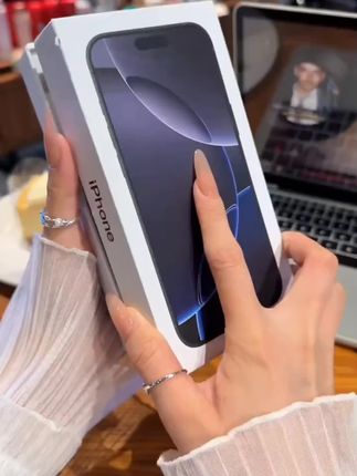 手机壳~快乐柴犬适用苹果15华为vivo,oppo小米iphone16pro防摔奶油手机壳,#创意手机壳 #数码科技 #颜值高#这也太好看了 #网红手机壳