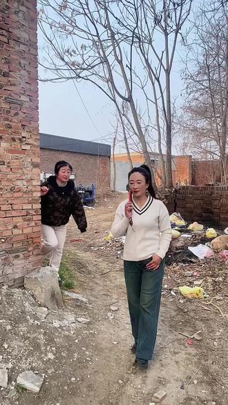 全网都在找玉芬,玉芬是个什么梗? 玉芬是《马大帅》剧中一个彪哥得不到的那个女人#哪里都是舞台 #自导自演 #农村生活 #原创视频