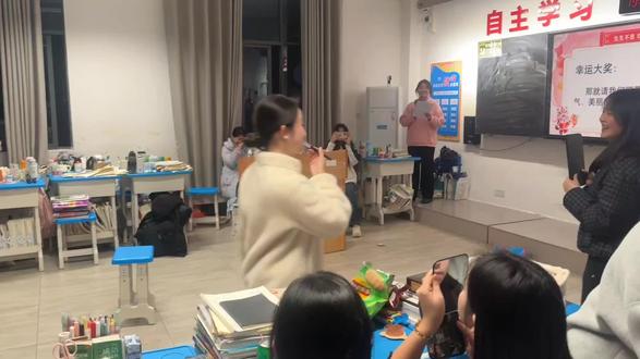 《白雪公主和七个小精灵》#元旦晚会#话本剧#高三