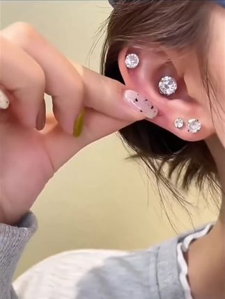 #高级感 #仙女必备 #强烈推荐 #耳钉#养耳洞
