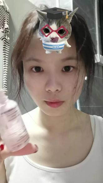 祛痘小粉水使用体验感 预算充足的话,你可以试一下,如果预算不充足的话,我其实不是很推荐,更推荐你去医院看一下,或者是买壬二酸来涂会比这个效果更好一点。个人感觉
#祛痘 #创作者扶持计划 #长痘 #创作灵感 #上热门