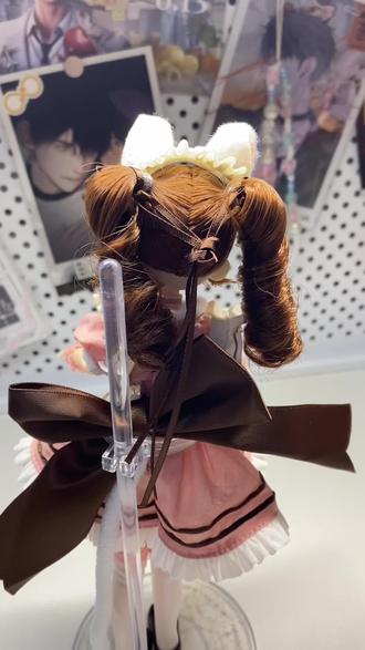 电器街Nyako发箍固定教程 应宝宝们的需求拍了固定教程!电器街大部分难固定的蝴蝶结发箍之类的都可以尝试用丝带解决
#变身电器街 #bjd #bjd盲盒