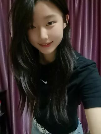 我来了 #臭美臭美一下一下哈哈 #哈哈我又冒出来了😝😜 #浅跳一下