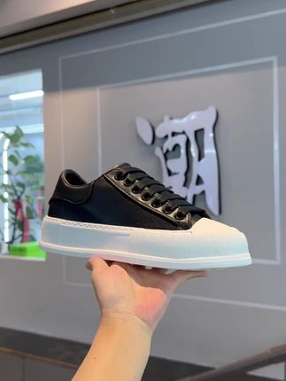 #潮鞋推荐好看不贵 #时尚潮流休闲百搭 #潮品穿搭 #百搭小白鞋