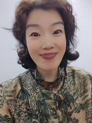 不愧是人民日报的金句,如果你不花时间,去创造你想要的生活,你将会被迫花很多时间,去应付你并不想要的生活。成功的路上,没有人会叫你起床,也没有人会为你买单,你需要自我管理、自我突破,自我成长"。