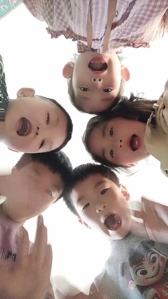 白楼镇同德幼儿园小可爱们💐
母亲节暖心告白来袭✨
小小的嘴巴,藏着最治愈的情话
全世界最好的妈妈
我爱你不止今天,而是岁岁年年❤️