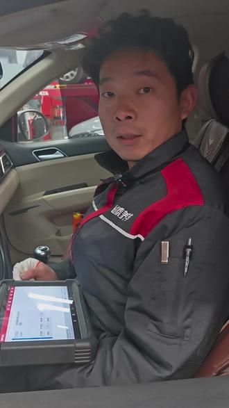 #每天一个用车知识 #拍车日常 #途虎养车 #众泰 #更换轮速传感器
众泰汽车更换轮速传感器