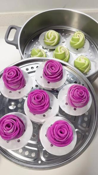 不知道,我做的馒头很曼妙🌹 中式馒头也有独属于自己的浪漫
春节在家做起来吧~
把馒头变成玫瑰花🌹
#动手自己做美食 #玫瑰花馒头 #花样馒头 #馒头 #花样馒头做法