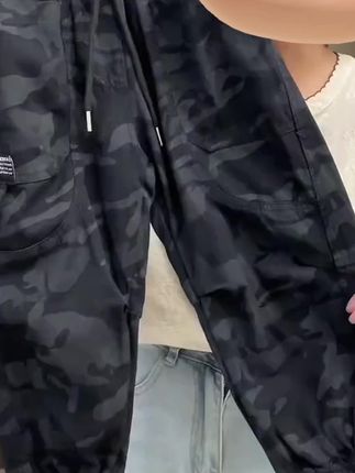天呐!这也太帅气了!随意搭配都是妥妥小潮男,才这个价格也太超值了#高品质童装 #工装裤 #男童穿搭 #男童裤子 #潮童必备@DOU+好生意 @DOU+小助手