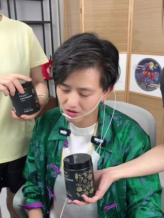 飘影国货大品牌,商超同步在售。头发干枯毛躁,烫发染发的试试这款发膜,给你的秀发做一次SPA吧!#发膜#养发护发#改善干枯毛躁#头发护理 #护发素