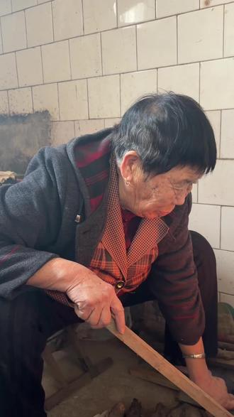 俺奶的话比耗子药都有劲#毒舌奶奶 #关爱老人 #奶奶和孙女的快乐时光