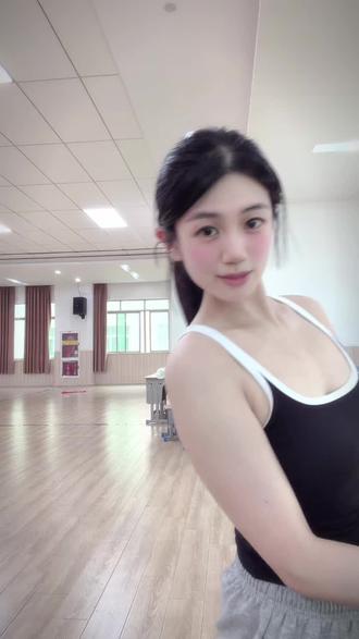 同学,喜欢上我的课吗#啦啦操 #运动系女孩#珠满摇