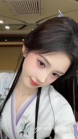 姐姐平时都画这么浓的妆吗?#鞠婧祎#阿黛#来站#祎沓钱 @鞠婧祎 @抖音小助手 @抖音创作小助手