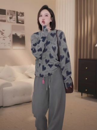 #温柔气质穿搭长袖针织衫女设计减龄爱心百搭字母毛衣老钱慵懒风气质宽松氛围感#简约高级感