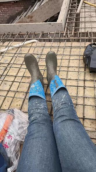 你以为老板这一百块钱一天好拿的很,快来帮我干活我给你们介绍女朋友😄要减肥的来挨我混😂#内容太过真实 #看完有惊喜 #刷到就是缘分请留下你的足迹 #点个关注吧 #谁说女子不如男