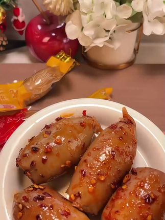 零食风鱿鱼仔,Q弹爆汁超满足!真材实料塞满鱿鱼肉,咸香有嚼劲,追剧解馋必备 #零食风鱿鱼仔 #真材实料 #吃货的世界唯有美食不可辜负 #q弹爆汁 #零食推荐