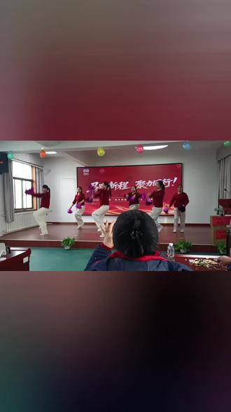 金马昂首,万象启新。2026年,愿你掌中有乾坤,心中有丘壑。事业如赤马奔腾,不仅起步即冲刺,更能全程领涨,赢在主场。