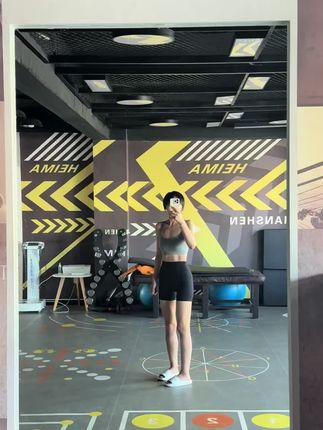 今日背部训练 早餐:蛋白粉➕鸡蛋➕全麦面包➕种子循环酸奶碗 午餐:香煎三文鱼➕水煮虾➕辣椒炒鸡胸肉➕西兰花➕米饭 晚餐:烤地瓜➕鸡蛋➕牛奶 我在进步 最大的安心就是我的自律 每天都在温和的爱我自己!#今天你锻炼了吗 #健身 #日常训练 #日常vlog #健身打卡