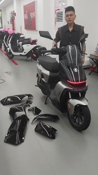机械师二代银色换黑色,看看效果吧#九号电动