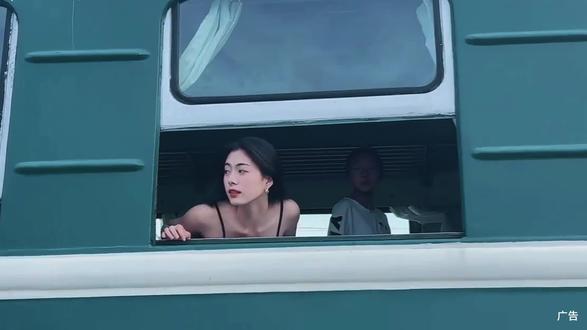 我估计这个春节过几天全安徽的人都会赶往安庆吧,因为斥巨资打造的大别山彩虹瀑布新春庙会,官宣2月18日正式开启,放出了一个让人无法拒绝的王炸特惠,到时不仅包含了大别山新春祈福门票,还有舞龙舞狮民俗表演,平安烛,龙狮闹春,新春巡游,玻璃跳台,天梯,天空之镜,景区内往返景交等,这波特惠我就放在视频左下角定位了,刷到赶紧先囤起来,反正不去随时可退#遇见彩虹一生长虹#龙狮共舞#彩虹瀑布新春庙会#新春出游 #春节假期去哪玩