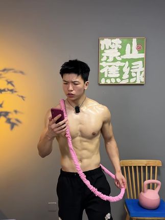 不跑不跳不伤腰,在家就能瘦肚子!#呼啦圈转起来 #软呼啦圈 #居家锻炼 #一起来锻炼