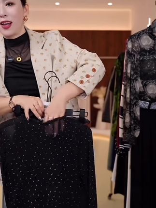 波点烫钻半高领蕾丝打底衫女洋气早秋季辣妹秋冬短款镂空网纱上衣#蕾丝打底衫 #网纱上衣 #半高领打底衫