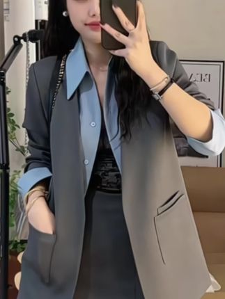 时尚套装V领西服套装长袖秋季女装新款时尚显瘦休闲两件套#高级感穿搭 #显瘦时尚套装 #小个子显高显瘦穿搭 #早秋显身材平价上衣合集 #通勤穿搭如何摆脱土气感
