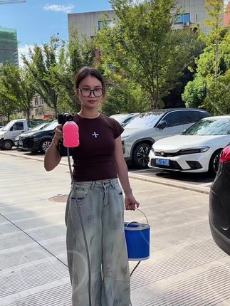 洗车就要用专业的工具,不仅省时又省力,重点还不用排队花钱!就是这款无线锂电高压水枪,不用插电不用接线,随时随地想洗就洗!#无线高压水枪 #锂电洗车机 #家用清洗机 #浇花浇菜 #洗车机厂家