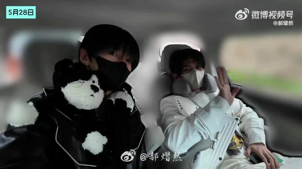 第一次那么靠前的看到你们视频 但是吃饭更重要 #郝熠然 #云旗 #我担秒了全世界