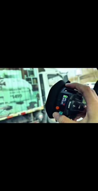 飞驰人生3转场拍摄电动支架,刁钻角度也轻松拿捏。#汽车摄影 #运动相机#飞驰人生3 #汽车好物 #Mamen