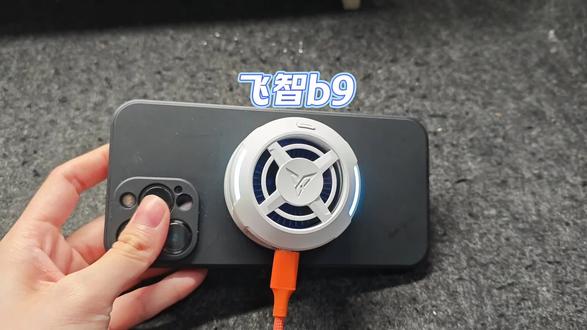 手机用了散热器会有冷凝水吗?会损坏手机吗? 你的担心都多余了!飞智b9手机散热器,轻松解决你的手机发热烦恼#手机降温散热器 #手机散热器 #飞智b9