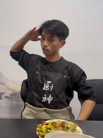 #我叫伍世豪 #青年创作者激励计划 #美食 #民间传统美食 #糖宝 叫我做饭就算了 做完还要我敬礼🥹