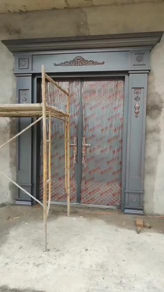 今天带大家来安装现场,了解一下大门什么时间安装比较好 #自建房记录 #装修日记vlog #现场施