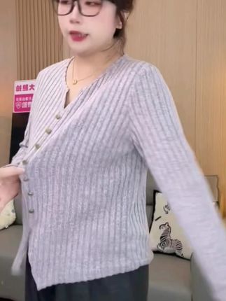 秋装胖mm显瘦遮肉针织长袖T恤打底衫220斤百搭大码女装#长袖t恤 #休闲上衣 #百搭不挑人 #大码女装 #遮肉显瘦