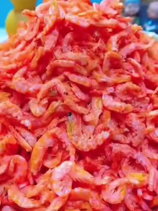 去头去壳超省心!南极磷虾干鲜到掉眉毛】 纯纯虾肉精华!淡干工艺锁住海洋鲜味 无壳无头直接嚼,煮粥/炒菜/凉拌都提鲜 南极深海直采,高蛋白低脂肪超健康 厨房小白秒变调味高手囤就完事! #南极磷虾干 #开袋即食#简简单单又一餐 #妈呀太香了 #好东西一起分享 @DOU+ 上热门🔥 @DOU+小助