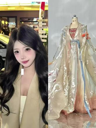 #豆包ai
当你把喜欢的裙子和自拍照一起发给豆包,你就会得到......#豆包ai#汉服#烟花拍照姿势#汉服烟花