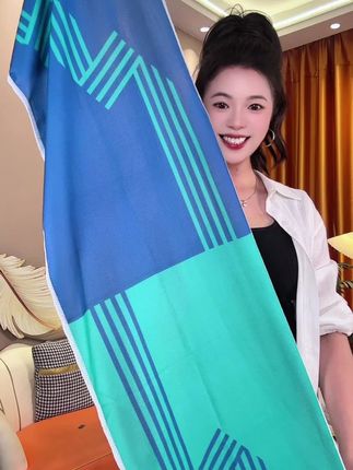 湿了水甩一甩就能瞬间降温的冰感毛巾,这个夏天你一定要试试!#冰感毛巾 #降温 #降温毛巾 #夏天必备