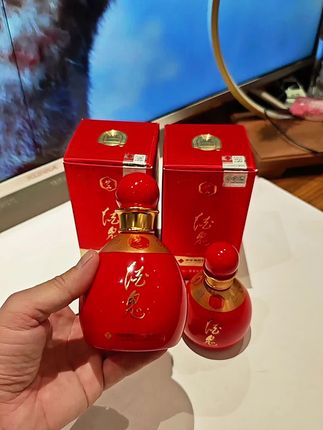 酒鬼酒小妙品,红金配色瓶,馥郁香,收藏小酒。#白酒 #酒鬼酒#口粮酒