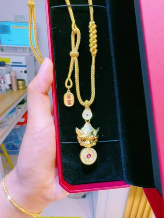 手工编绳项链 精美的工艺配上我的编绳~感谢姐姐喜爱❤️#黄金按克 #黄金吞金兽 #湖州衣裳街