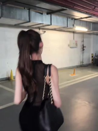 #微喇裤套装 #背心穿搭 #气质这一块拿捏死死的 #纯欲风