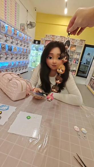 马六甲拼豆|粉丝应援出征❤️
开朗的小姐姐制作了一串NCT WISH的拼豆✅ 整间店还充满了笑声😂😂
#手工拼豆教程 #马六甲 #拼豆 #NCTWISH #明星应援手作