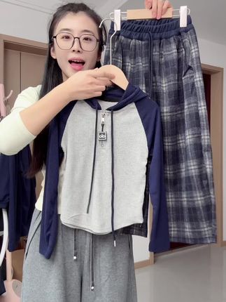 #今日穿搭 #高品质童装 #穿搭分享 #格子控 #女儿穿搭
