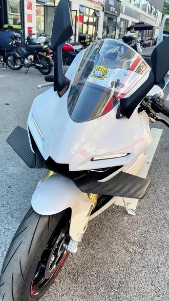 完美程度99.99的张雪500RR来店,30800骑回家!