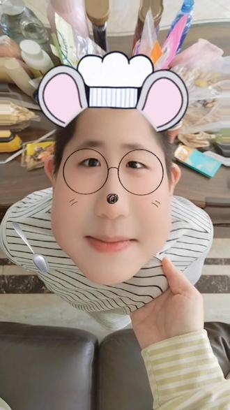 你想让我奶后悔一辈子?#马上更新家乡年味 #吴京 #为什么当我弟 #虞书欣 #弟弟