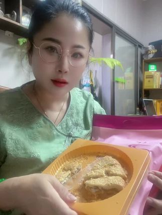收获团聚的快乐,品味中秋的韵味。我们的月饼选用天然食材,无添加剂,绿色环保。中秋送礼,送出健康,送出真情。这个中秋节,让我们一起分享这份甜蜜与幸福。#鲜可奇配送公司